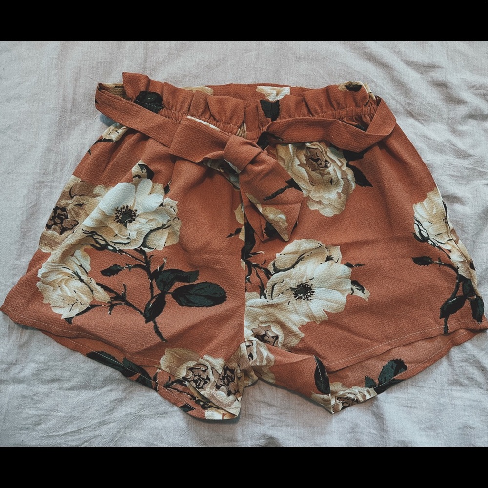 Floral Coral Shorts w/Tie - Size L
